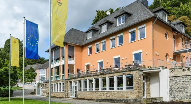 JUFA Hotel Königswinter/Bonn, Забронировать Отель Кёнигсвинтер Siebengebirge
