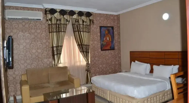 Gracious Hotel, Book Hotel Hotels in Bwari with a Pool, Swimming Pool