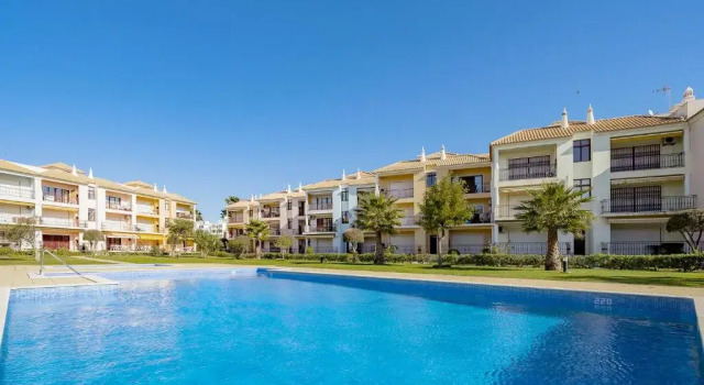 Апартаменты 2 Bed Apartment, Quarteira, 10 Min walk to Vilamoura