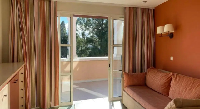 Appartement Saint-Raphaël, 3 pièces, 6 personnes - FR-1-504-606, Reservar Apartamento Saint-Raphael Mimosa Road