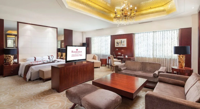 Двухместный люкс Presidential Ramada Plaza Shenyang City Center