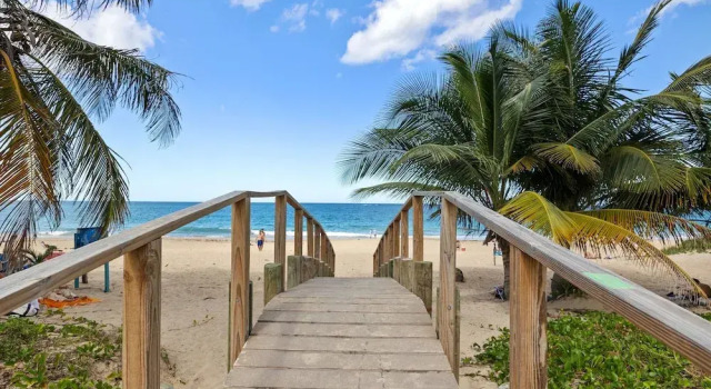 Апартаменты Ocean Park Oasis Steps to Beach Private Parking