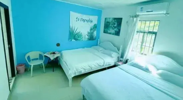 Люкс с балконом Penglai Hostel