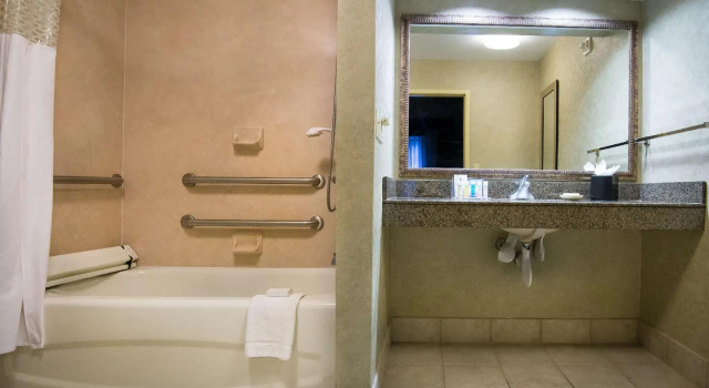 Четырёхместный номер Standard Hampton Inn & Suites Fort Myers Beach/Sanibel Gateway