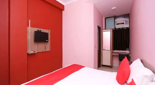 OYO Flagship 14774 Sector 14 Gurgaon