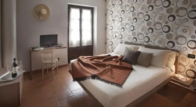Ada Nada Agriturismo, Prenota Hotel Treiso Langhe
