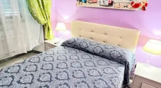 B&B Biondi, Забронировать Отель «постель и завтрак» Рионе Монти Рим, рядом с Посольство США в Риме