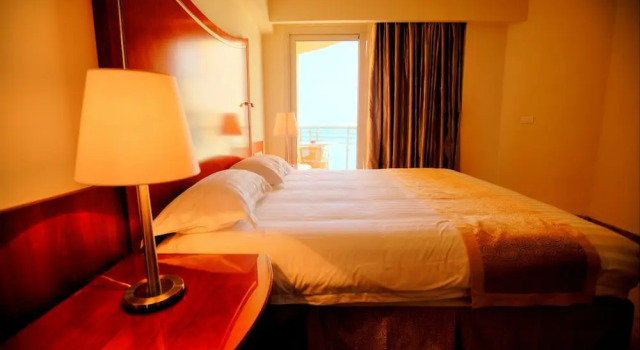 Люкс c 1 комнатой с балконом и с частичным видом на море Beau Site Belle Vue Hotel