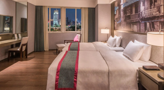 Rezen Kingtown Hotel (Chongqing Xinpaifang)