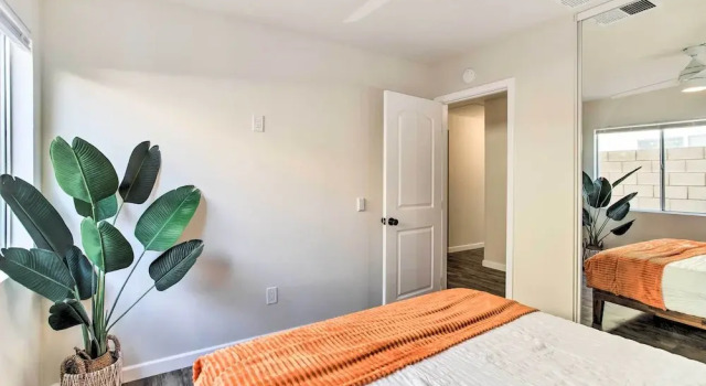 Коттедж 2 Mi to Coachella: Indio Getaway w/ Outdoor Oasis