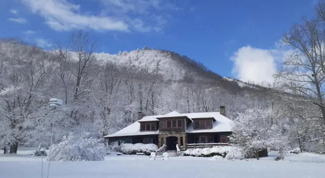 Laughing Heart Lodge, Забронировать Отель Хот Спрингс Северная Каролина