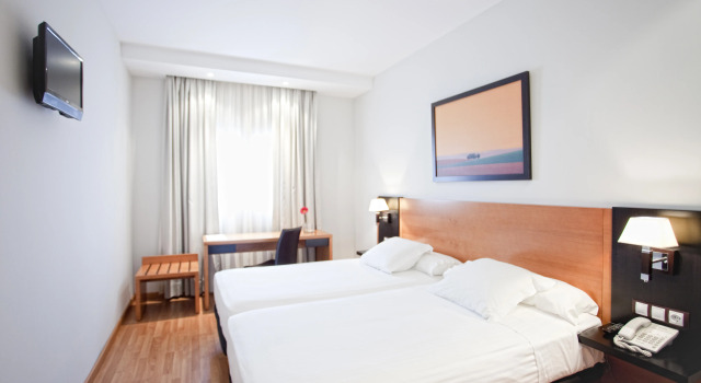Cortijo Chico Málaga Airport, Забронировать Отель Бизнес-отели провинции Малаги, 4* 5*