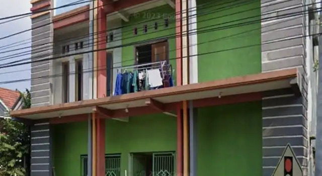 OYO Life 93147 Rumah Kos Shilah Habib Syariah, Book Hotel Hotels in Lamongan with Parking, Parking