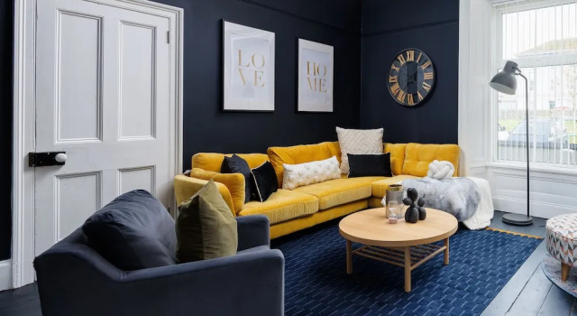 Коттедж Luxury Luxurious 4 Bed House - Sleeps 8
