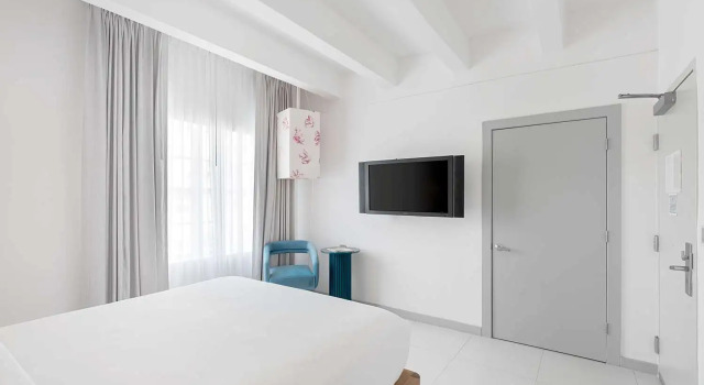 Townhouse Hotel