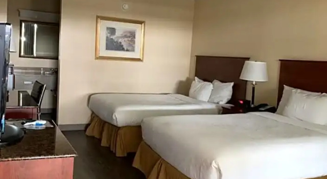 Четырёхместный номер Standard Northwest Inn