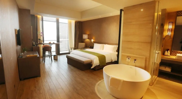 Номер Superior с балконом и с видом на город Qingdao Mangrove Tree Resort World - Red Coral Hotel