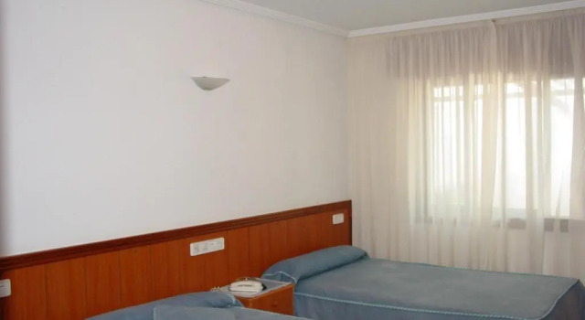Трёхместный номер Standard Hostal Restaurante OCadaval