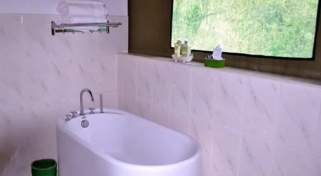 Osero Lodge, Buchen Sie Hotel Ololaimutiek Masai Mara