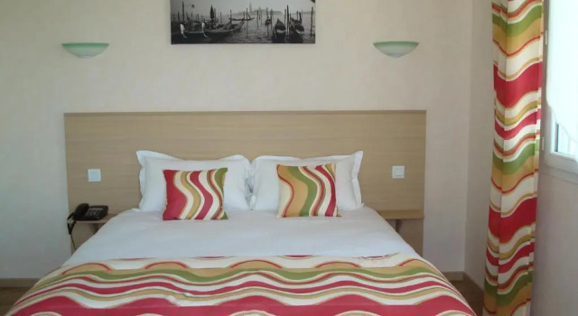 Двухместный номер Standard Brit Hotel Confort Azur Cholet Nord