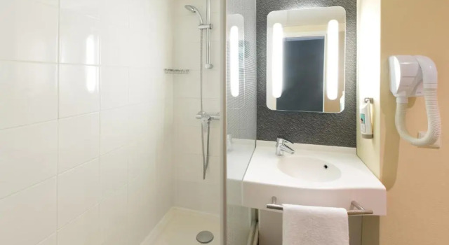 Двухместный номер Standard ibis Saint Dizier