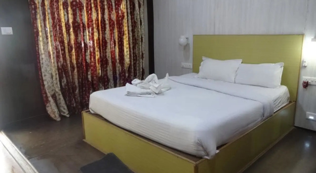 Gold India Beach Resort