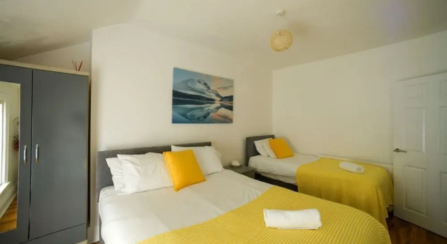 The Bells HOT TUB on Private Terrace Apartments, Varaa Huoneisto Asunnot kohteessa Merseyside, Huoneisto