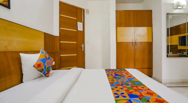 Fabhotel Bird House, Забронировать Отель Гургаон Gurgaon Region, рядом с Sikanderpur Rapid Metro