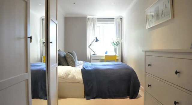 Bright 2 Bedroom Apartment With Balcony, Varaa Huoneisto Asunnot kohteessa Merseyside, Huoneisto