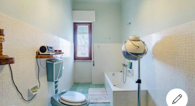 Il semaforo Una o due camere matrimoniali con bagno a pochi passi dal centro Pietrasanta, con Wi-Fi, Забронировать Отель Отели Пьетрасанта с парковкой, Парковка