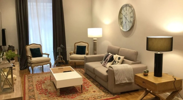 Downtown by Forever Rentals Superior Apartment With 2 Bedrooms. Parking and Wifi, Rezerwuj Apartament Hotele w Baskonia z parkingiem, Parking