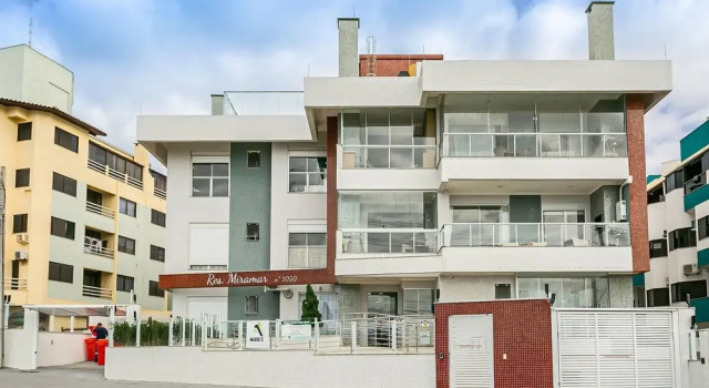 Modern ap W/pool one Block From the Beach Rmi201