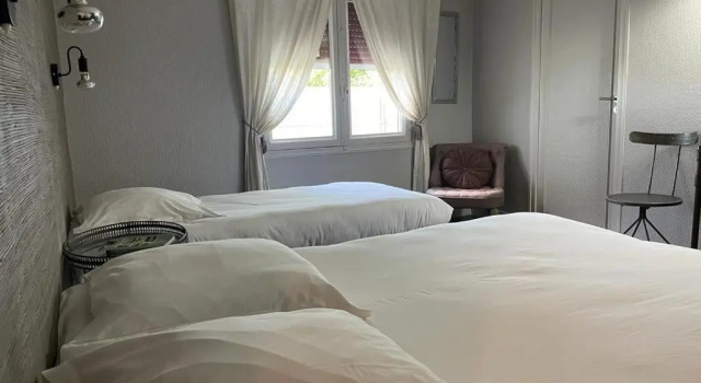 Номер Standard Logis Hôtel le Commerce- Darracq