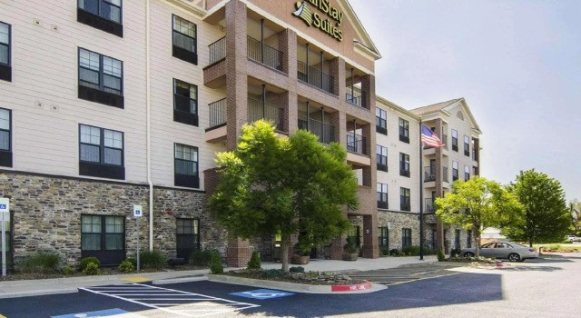 Номер Standard Mainstay Suites Rogers