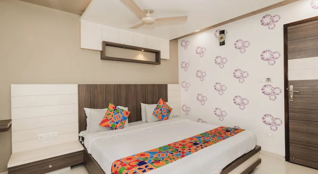 Номер Deluxe Hotel Amber Railway station
