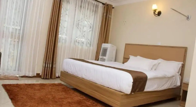 Трёхместный номер Standard с балконом и с красивым видом из окна Santa Maria Hotel Entebbe