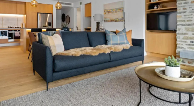 Genoa - Sleeps 6 - Lakefront Apartment