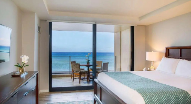 Номер Premium с 2 комнатами oceanfront Aston Mahana at Kaanapali
