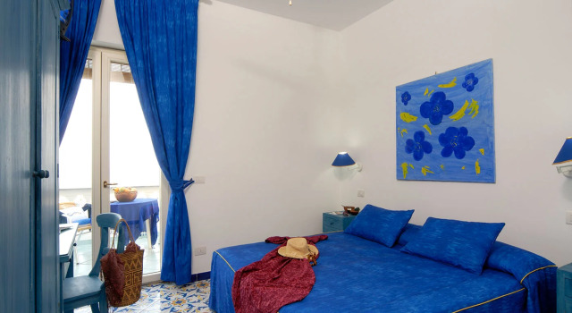 Hotel La Sirenella, Забронировать Отель Отели в центре Лакко-Амено с завтраком, отели в центре Лакко-Амено с завтраком