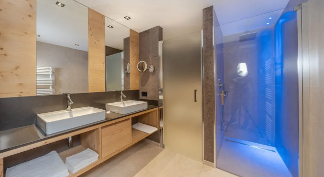 Двухместный семейный люкс с видом на горы Nature Hotel Delta