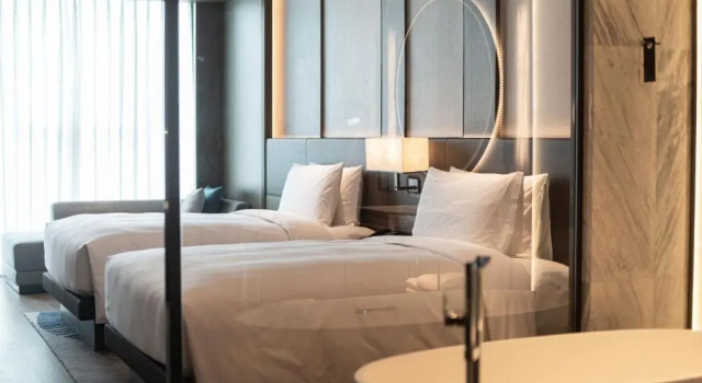 Четырёхместный номер Standard с видом на озеро Renaissance Changzhou Wujin Hotel