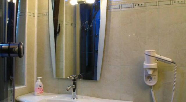 Трёхместный номер Standard с видом на горы Sun House