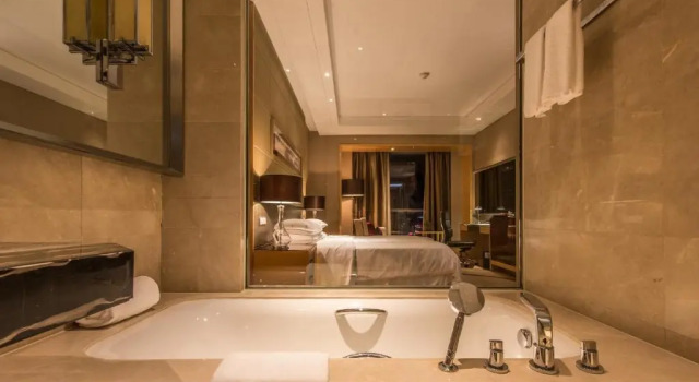 Двухместный номер Deluxe Sheraton Zhenjiang Hotel