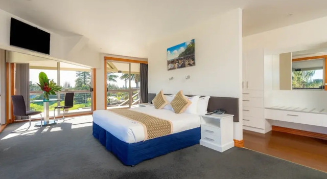 Номер Standard Пентхаус с балконом South Pacific Resort Hotel