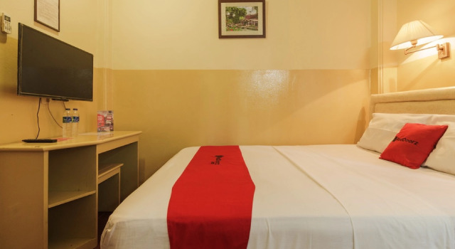 Номер Standard RedDoorz @ Jalan Jaksa