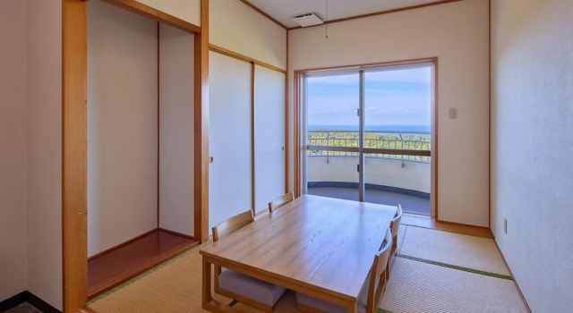 Двухместный семейный люкс ANA Crowne Plaza Resort Okinawa Uruma Hills By IHG