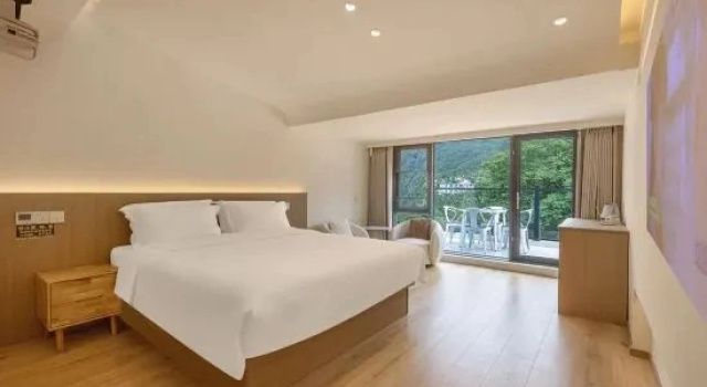 Люкс с 2 комнатами с балконом Yunshuo Vacation Homestay