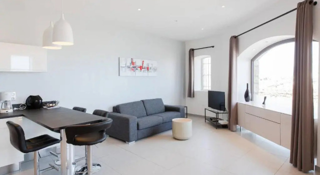 appartement 4 personnes vue mer remparts Antibes, Забронировать Апартаменты/квартира Апартаменты Антиб, рядом с Antibes Archaeology Museum, Апартаменты/квартира