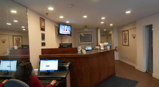 West Hartford Inn, Varaa Hotelli Hartford Connecticut