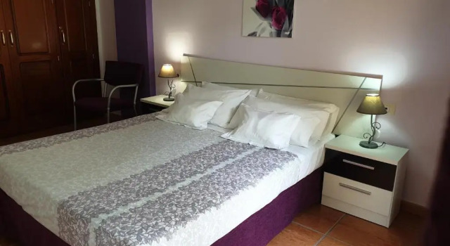 330 - Edf Aguamarina - Vacation Rental Home in the coast line of Golf del Sur, Забронировать Отель Отели Сан-Мигель-де-Абона с парковкой, рядом с Playa Amarilla, Парковка